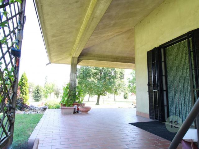 Case e ville in vendita di 400 m² in Via provinciale, 1