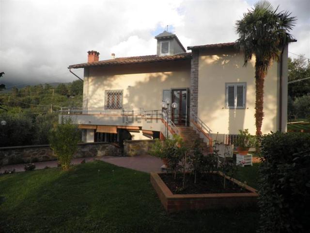 Case e ville in vendita di 400 m² in Via Roma