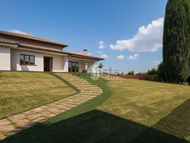 Case e ville in vendita di 400 m² in Via Roma