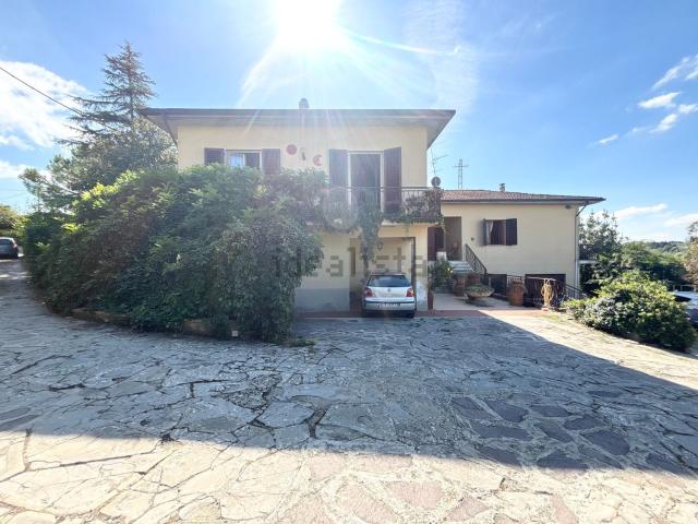 Case e ville in vendita di 400 m² in Via Romita, 60