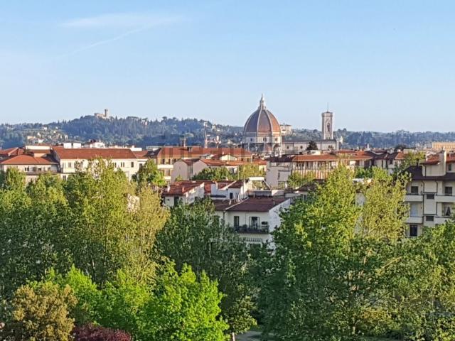 Case e ville in vendita di 400 m² in Via Trieste