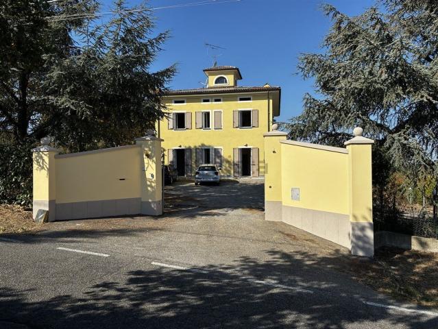 Case e ville in vendita di 400 m² in Via Trieste