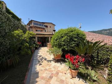 Case e ville in vendita di 400 m² in Viale XX Settembre, 46