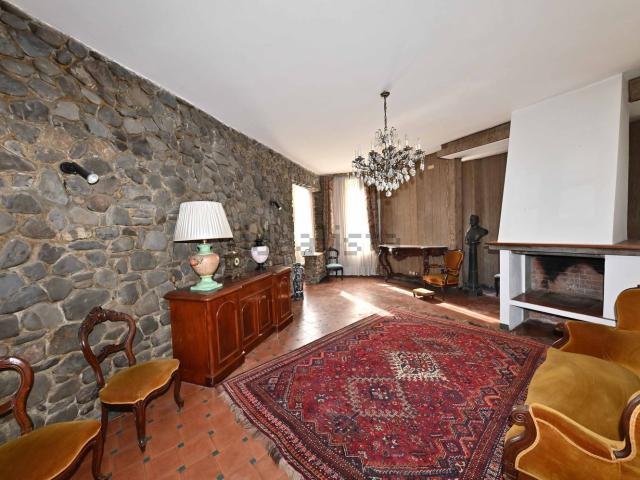 Case e ville in vendita di 400 m² in Viale Armando Diaz