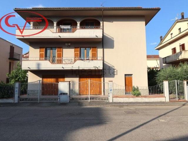 Case e ville in vendita di 400 m² in Via Gustavo Borsari