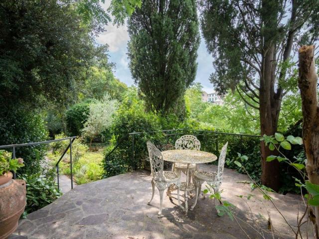 Case e ville in vendita di 400 m² in Viale Carducci, 85