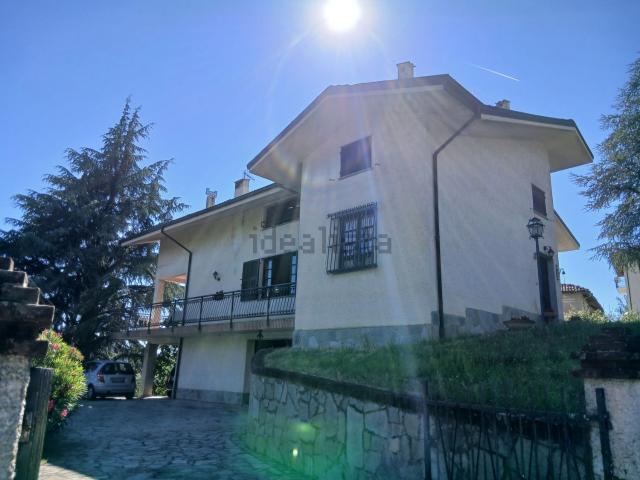 Case e ville in vendita di 400 m² in Viale dei Giardini