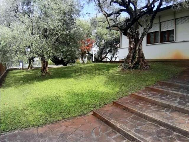 Case e ville in vendita di 400 m² in Viale G. Donizetti