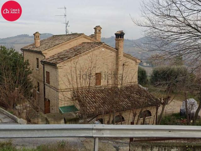 Case e ville in vendita di 400 m² in Contrada Crocette