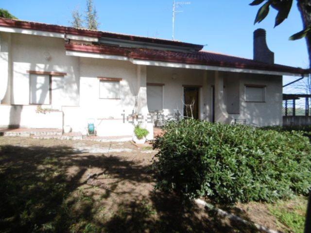 Case e ville in vendita di 400 m² in Contrada Santa Maria