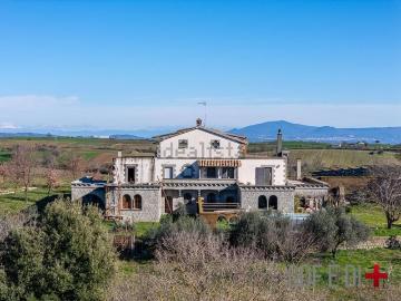 Case e ville in vendita di 400 m² in Località Le Guinze