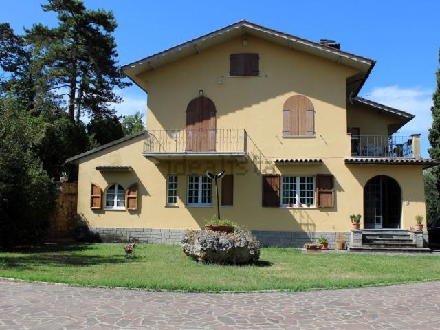 Case e ville in vendita di 350 m² in Località Sargiano