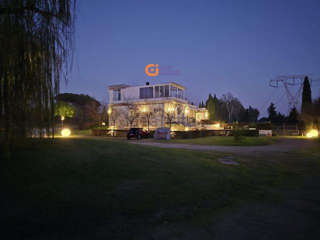 Case e ville in vendita di 400 m² in Strada Colle Morello