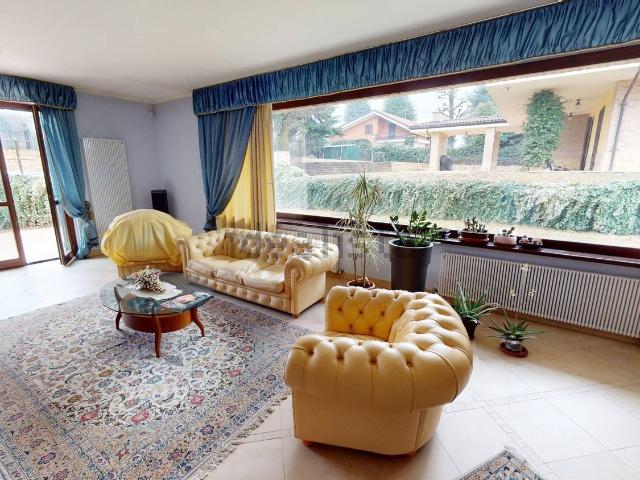 Case e ville in vendita di 400 m² in Strada dei Campi, 4