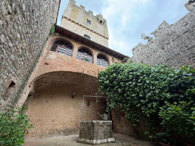Case e ville in vendita di 400 m² in Strada della Villa