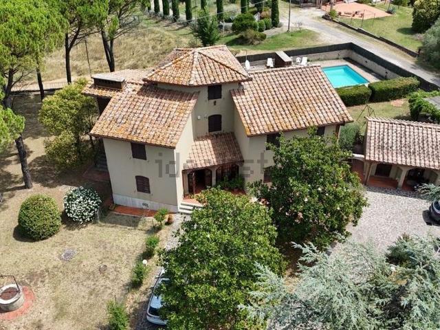 Case e ville in vendita di 400 m² in Strada di Monsindoli