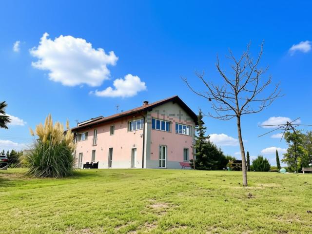 Case e ville in vendita di 400 m² in Strada Scagno