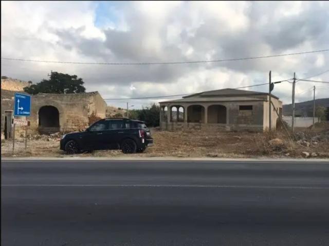 Case e ville in vendita di 400 m² in Strada Provinciale 16