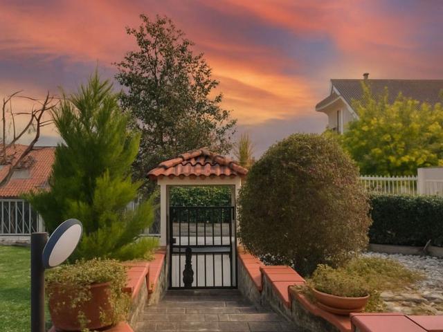 Case e ville in vendita di 401 m² in Via Monterocco