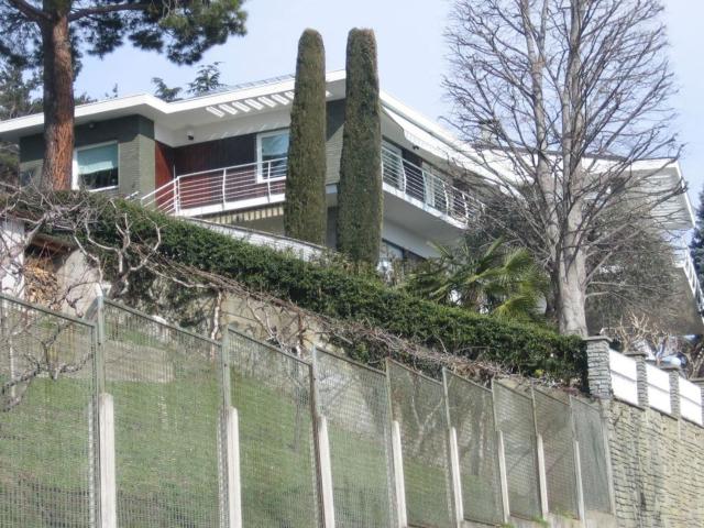 Case e ville in vendita di 401 m² in Viale Della Porporata, 1