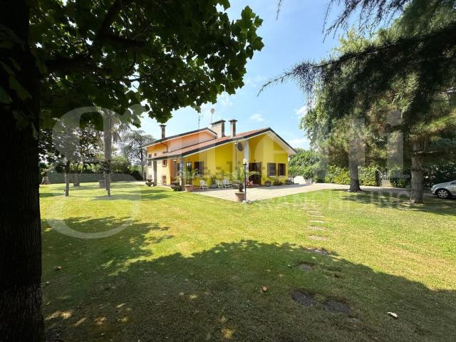 Case e ville in vendita di 402 m²