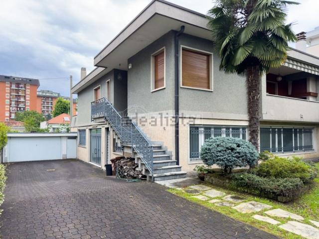 Case e ville in vendita di 402 m² in Via Alfonso F. Lamarmora, 33