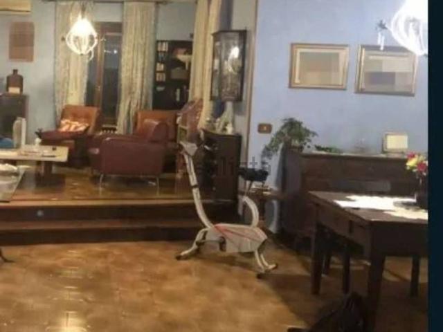 Case e ville in vendita di 402 m² in Via Bertolotta, 32
