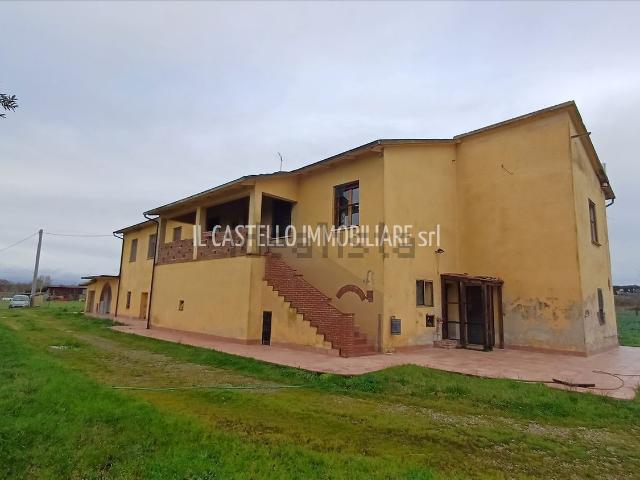 Case e ville in vendita di 402 m² in Via Lago Trasimeno, 2