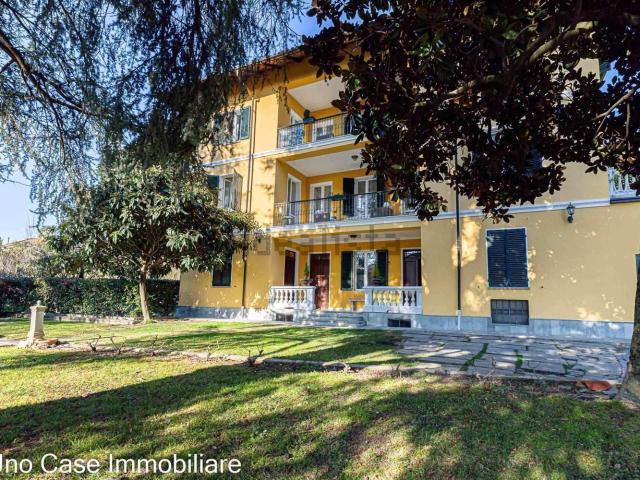 Case e ville in vendita di 402 m² in Via Provinciale, 16