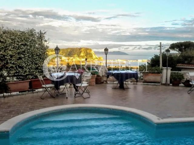 Case e ville in vendita di 403 m² in Via San Gennaro Agnano, 86