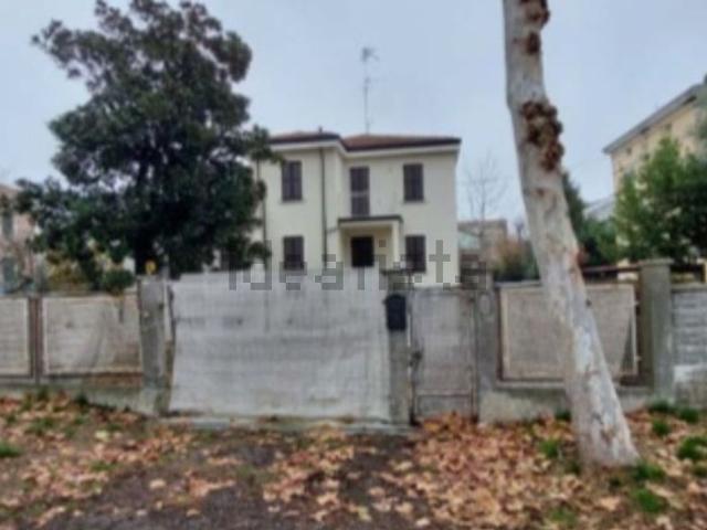 Case e ville in vendita di 404 m² in Via Circonvallazione