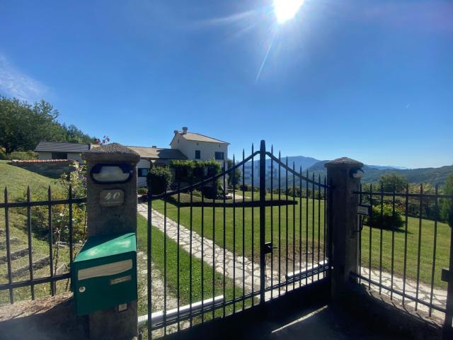 Case e ville in vendita di 404 m² in Località Ghiggeri, 40