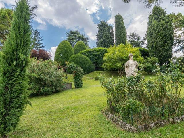 Case e ville in vendita di 405 m² in Via Felice Cavagnis