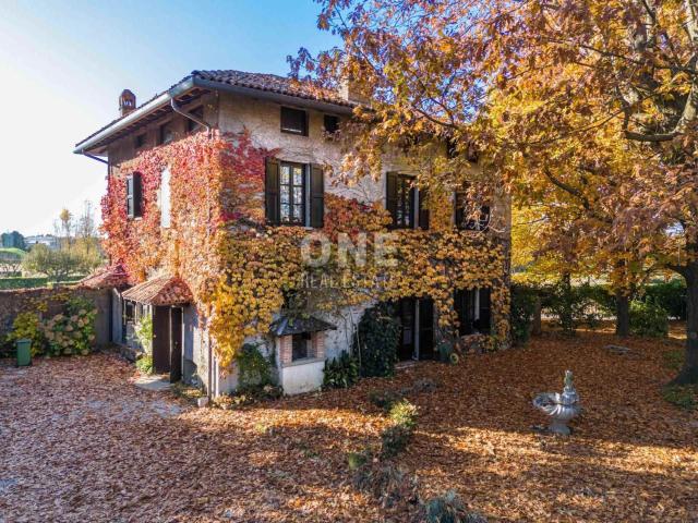 Case e ville in vendita di 405 m² in Via Luciano Manara, 10
