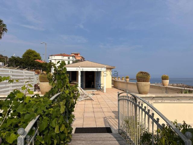 Case e ville in vendita di 405 m² in Corso Villaregia