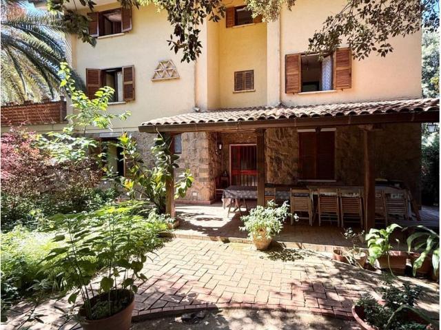 Case e ville in vendita di 406 m² in Via Zaccaria Negroni, 2