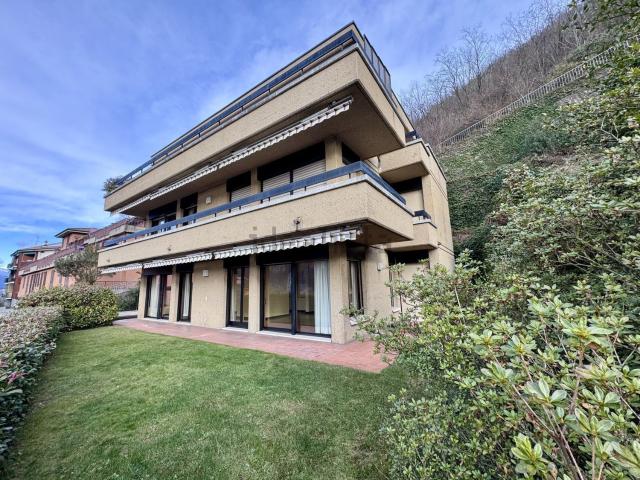 Case e ville in vendita di 408 m² in Via Cavernago