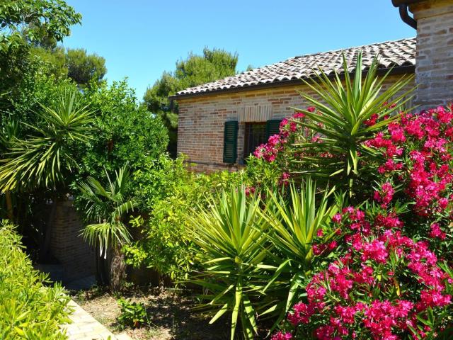 Case e ville in vendita di 409 m² in Via Abbadia, 10