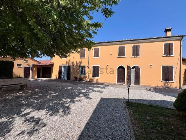 Case e ville in vendita di 410 m²