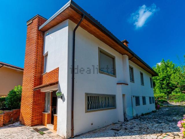 Case e ville in vendita di 410 m² in Via Antonio Schivardi