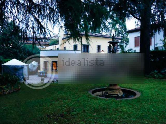 Case e ville in vendita di 410 m² in Via dei Mille