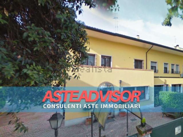 Case e ville in vendita di 410 m² in Via dei Mille, 12