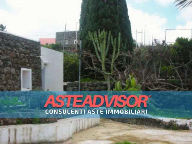 Case e ville in vendita di 410 m² in Via Oriente, 7