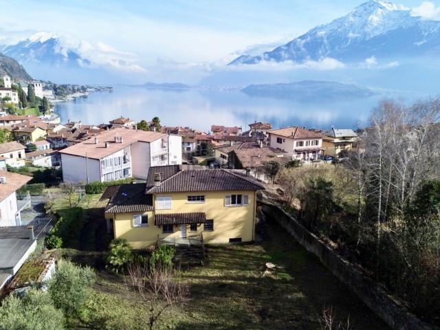 Case e ville in vendita di 410 m² in Via Molo Vecchio