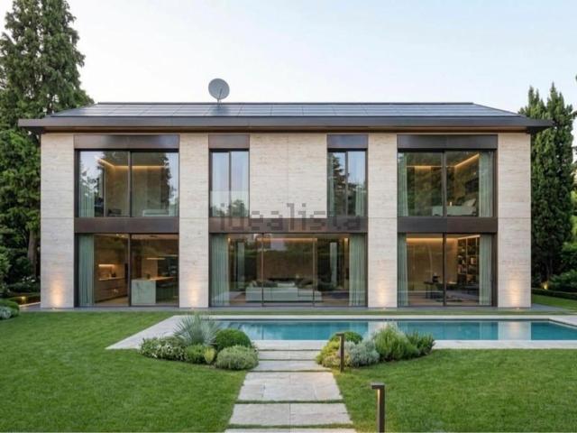 Case e ville in vendita di 410 m² in Via Sally Mayer, 13