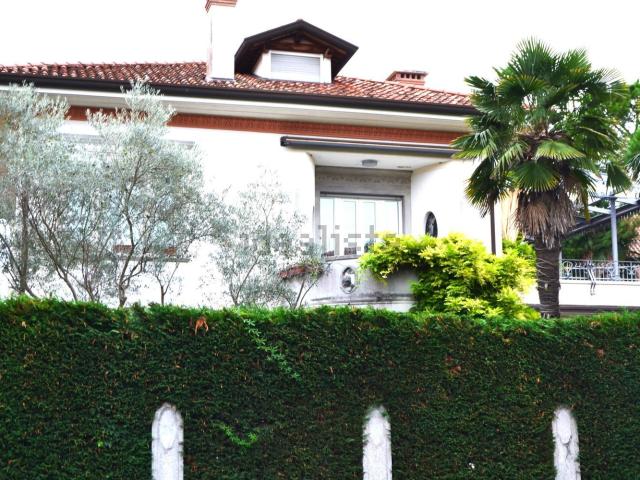 Case e ville in vendita di 410 m² in Via Sandro Gallo