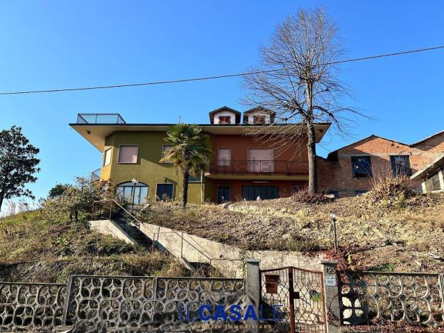 Case e ville in vendita di 410 m² in Via Umberto I°