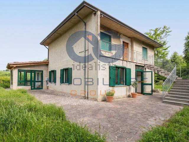 Case e ville in vendita di 410 m² in Borgo Carmine, 65