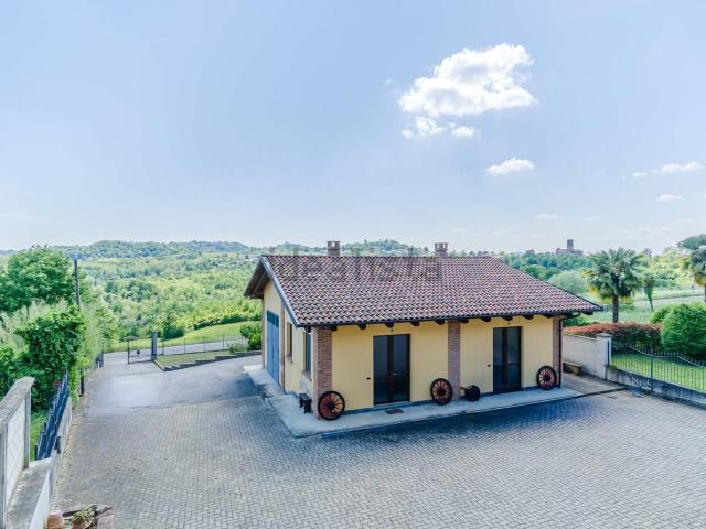 Case e ville in vendita di 410 m² in Località Carbignano