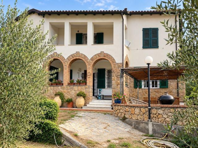 Case e ville in vendita di 412 m² in Via Raboa, 2